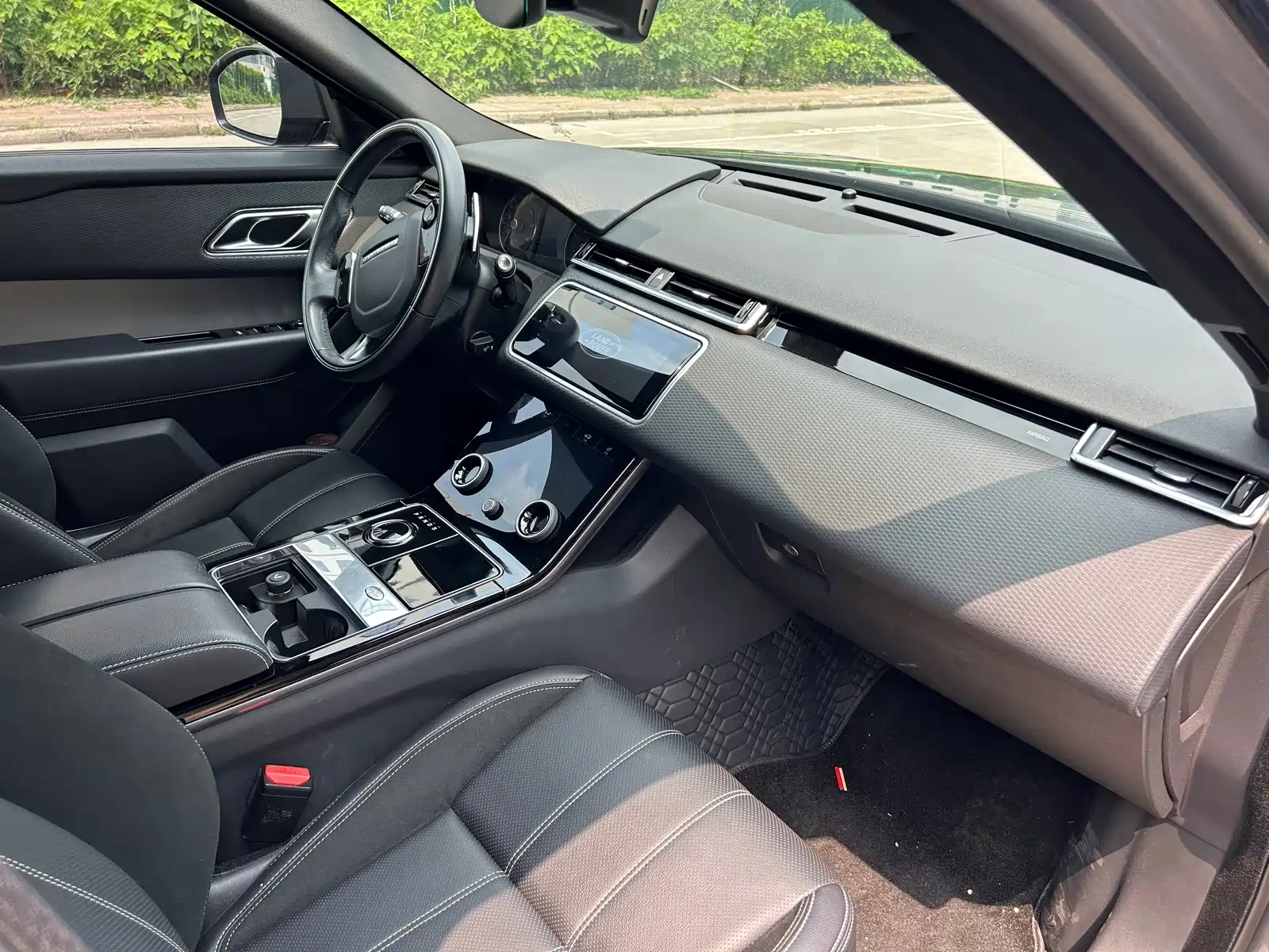 Фото 13 - Land Rover Range Rover Velar