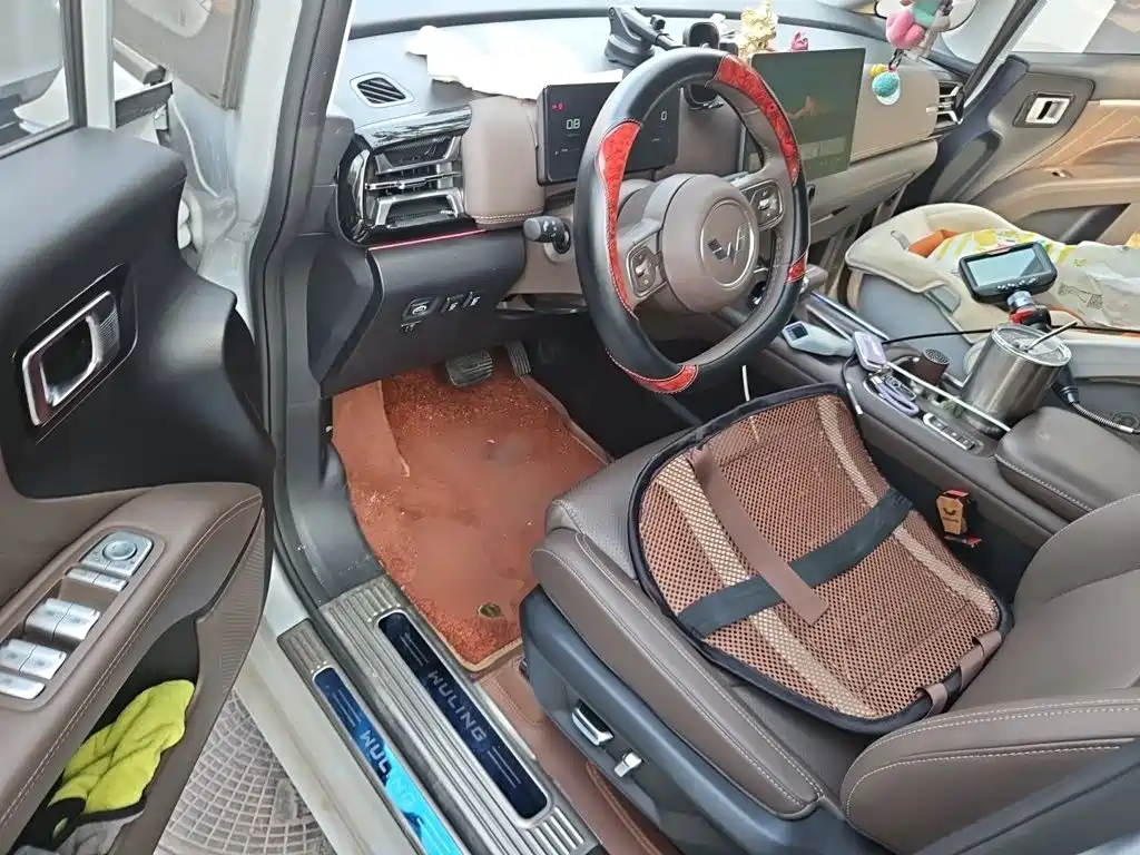 Wuling Motors Xingguang 730 2026 2025 Model Base Version