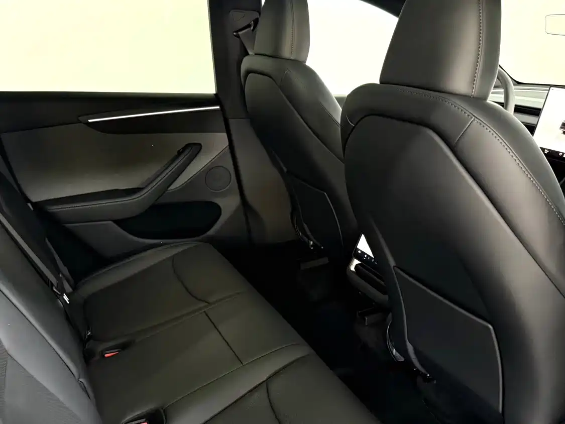 Tesla Model Y 2026 2026 Rear-Wheel Drive