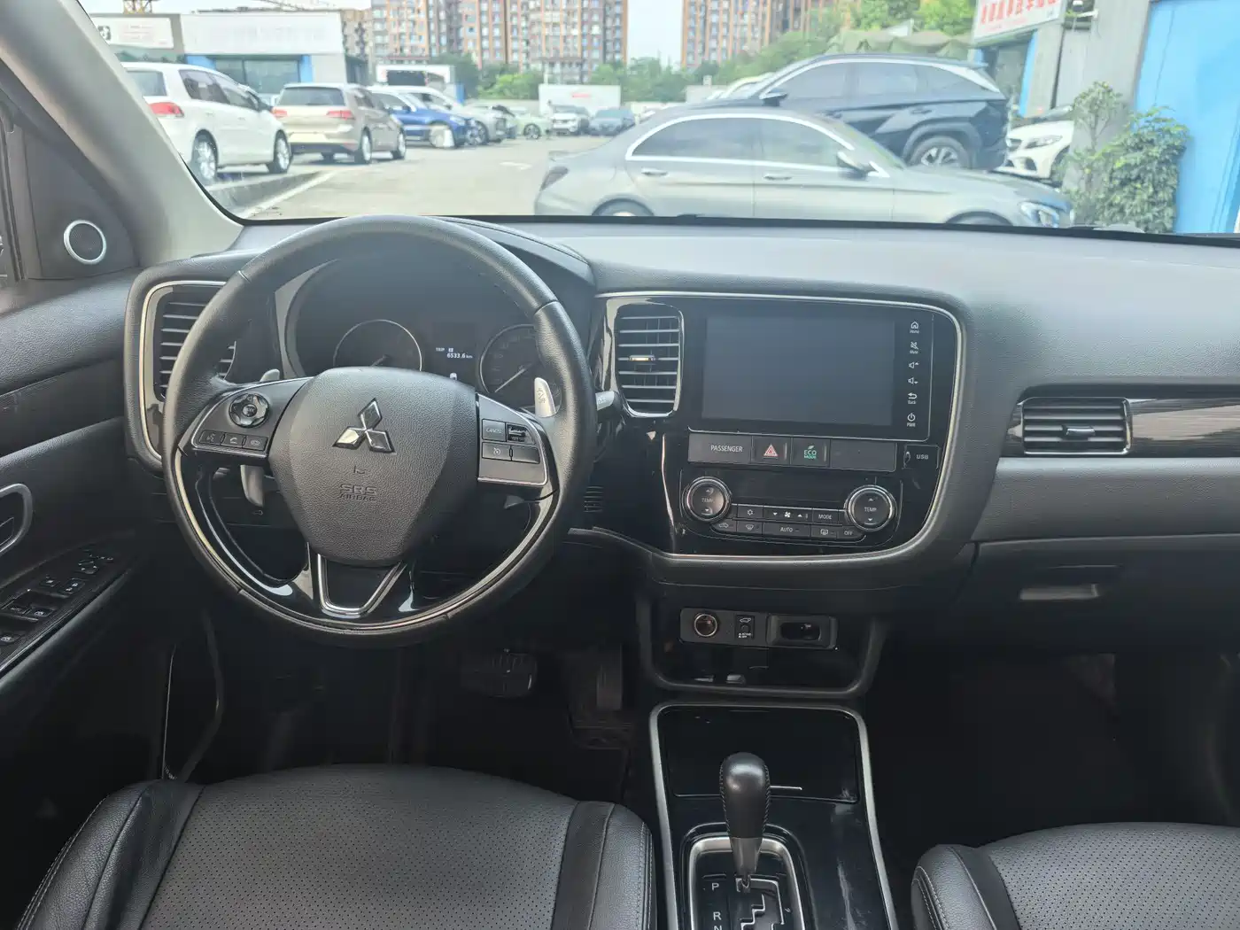 MITSUBISHI OUTLANDER