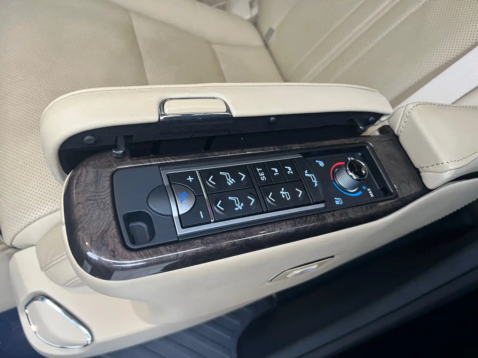 Фото 13 - Toyota Vellfire