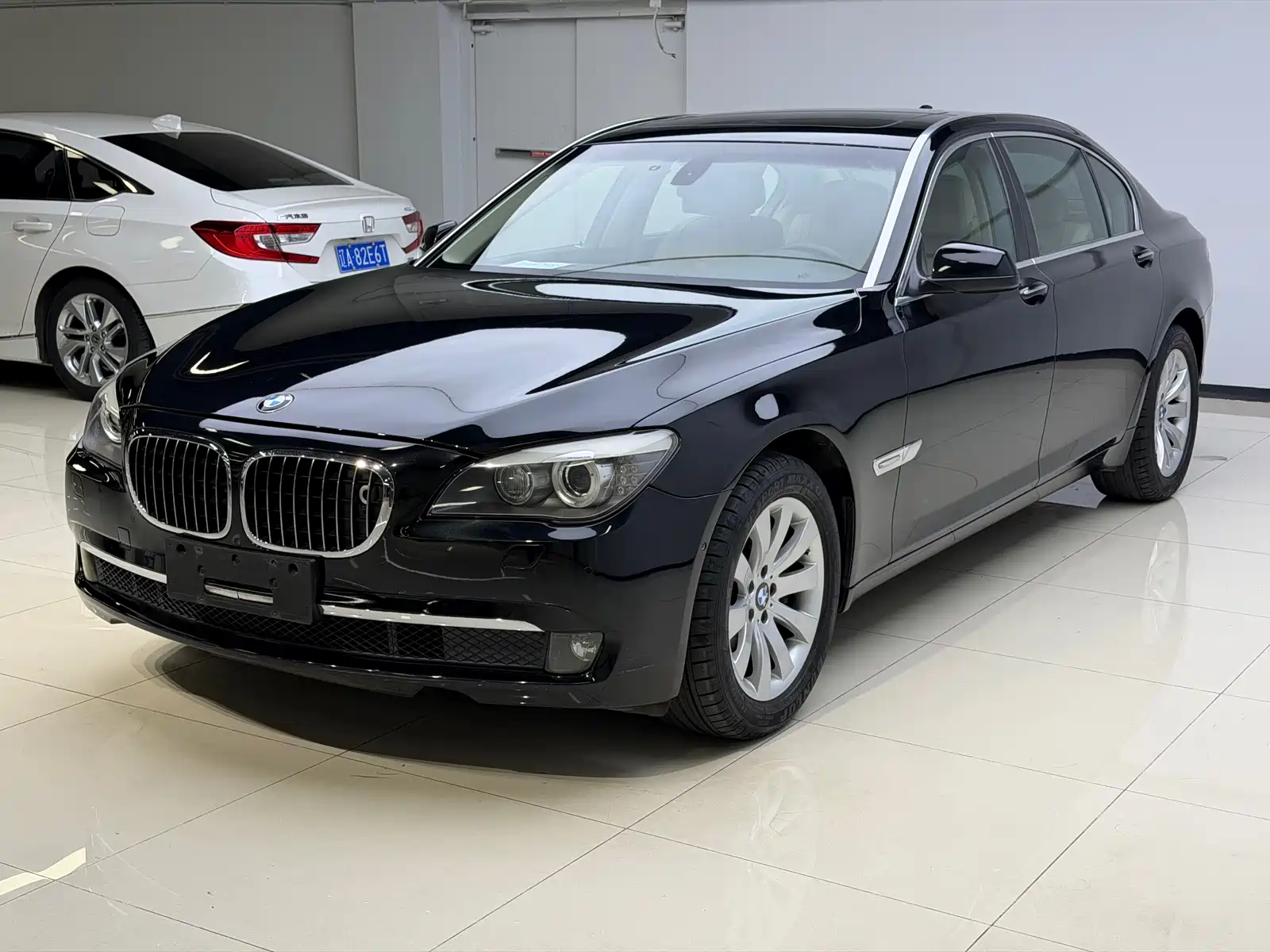 Фото 1 - BMW 7 Series