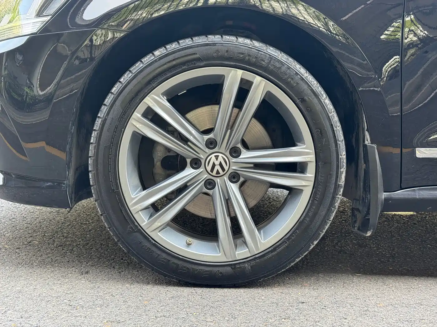 Volkswagen Passat 2017 330TSI DSG Luxury фото 9