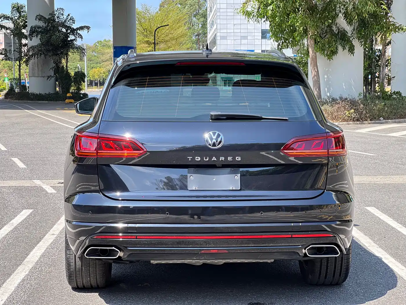 VOLKSWAGEN TOUAREG