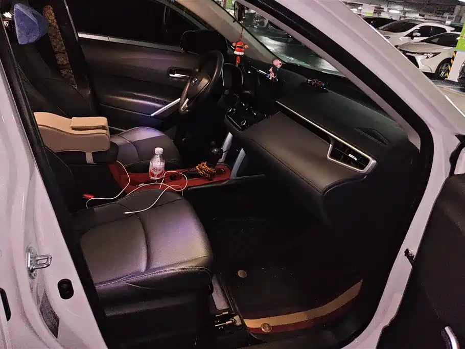 Toyota Frontlander 2023 2.0L Smart Hybrid Dual Engine Luxury Edition фото 8