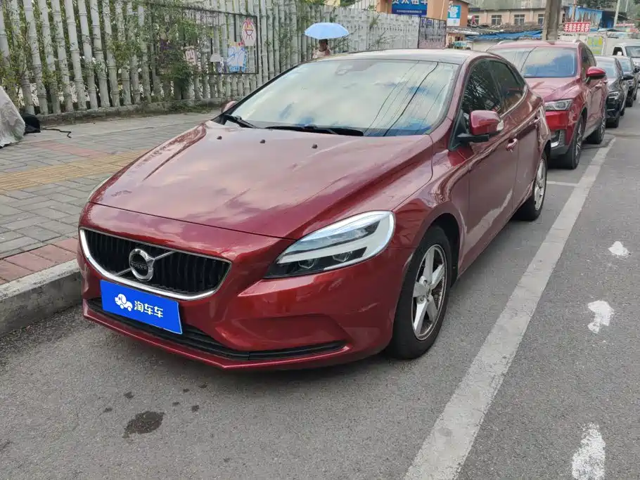 Photo 1 - Volvo V40
