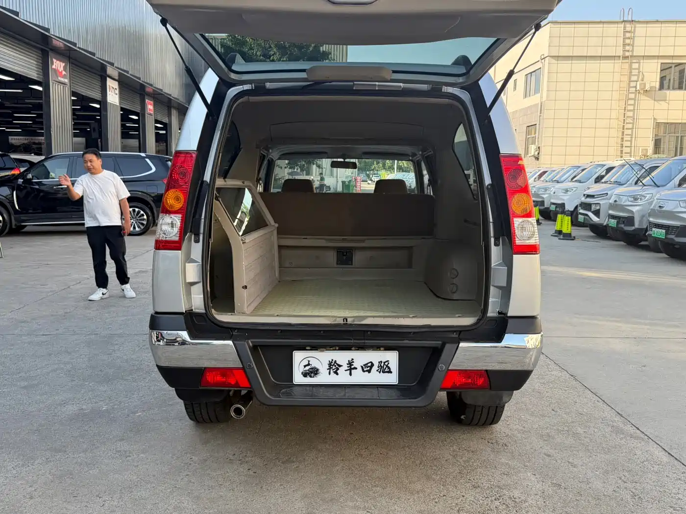 Nissan ZN Van 2015 2013 2.4L 4WD Standard 5-seater