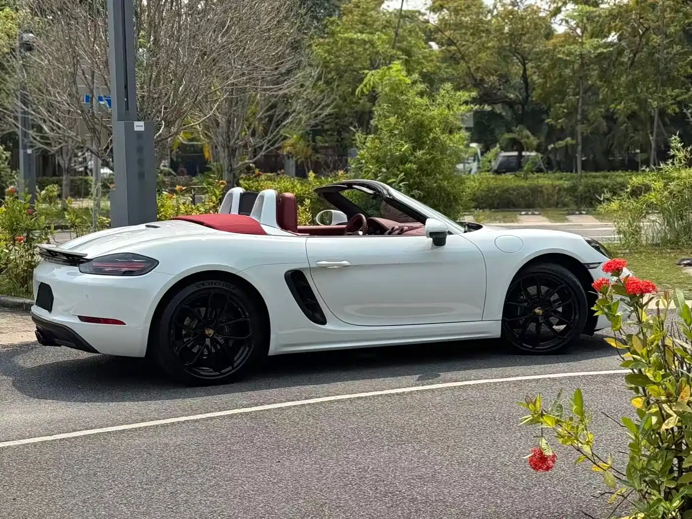 PORSCHE 718