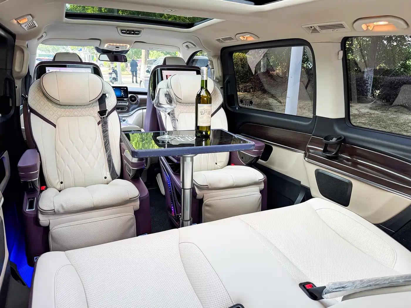 Mercedes-Benz V-Class 2022 V 260 Pilot Edition фото 36