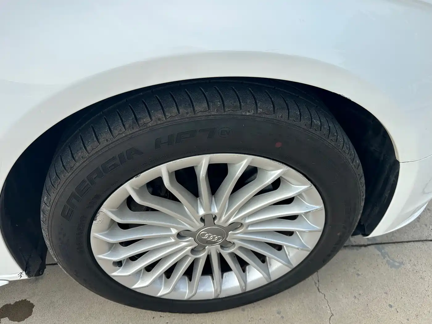 Фото 15 - Audi A4L