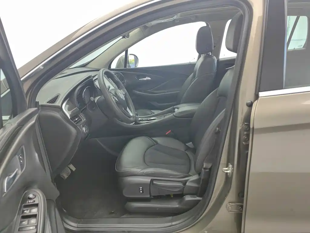 Фото 10 - Buick Envision Plus