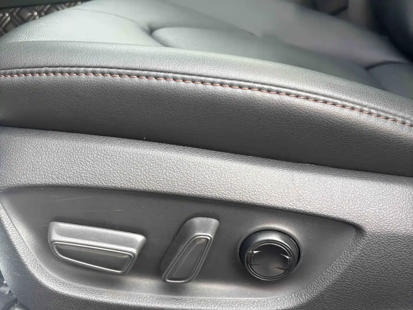 Toyota Camry 2023 2.0G Luxury Edition фото 6