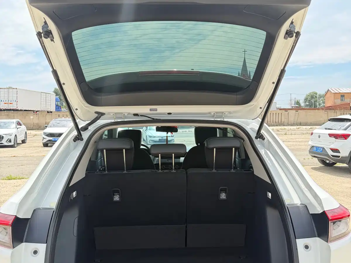 Honda Vezel 2023 2023 1.5L CVT Pioneer Edition