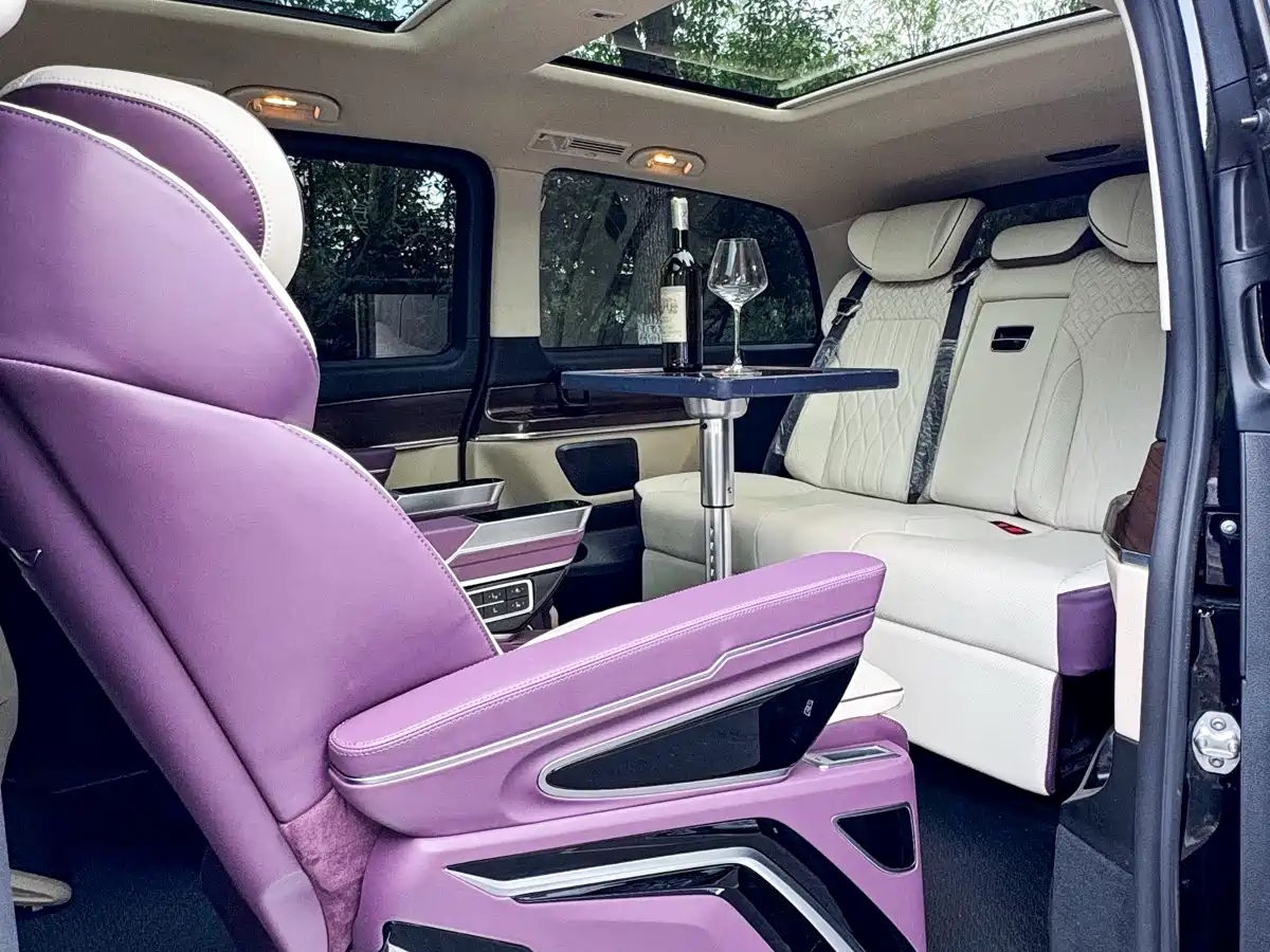 Mercedes-Benz V-Class 2022 V 260 Pilot Edition фото 32