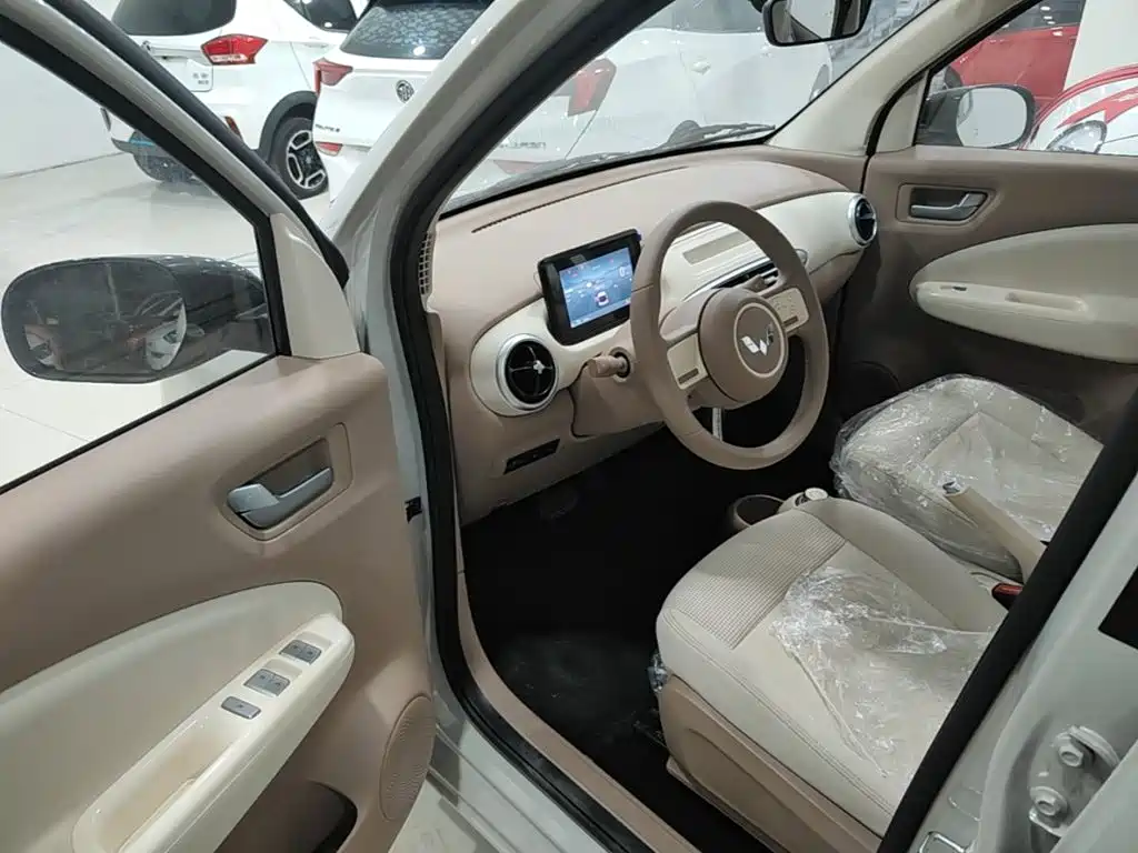 Wuling Motors Hongguang MINIEV 2026 2025 4-Door Advanced