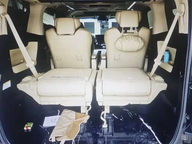 Toyota Vellfire 2023 Crown Hybrid 2.5L HV Premium — фото 5