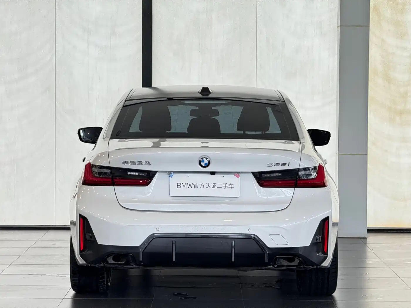 BMW 3 Series 2024 325i M Sport Shadowline Package фото 6