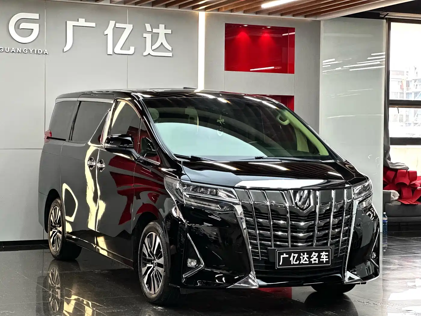 Toyota Alphard 2018 Facelift 3.5L Premium Edition фото 3