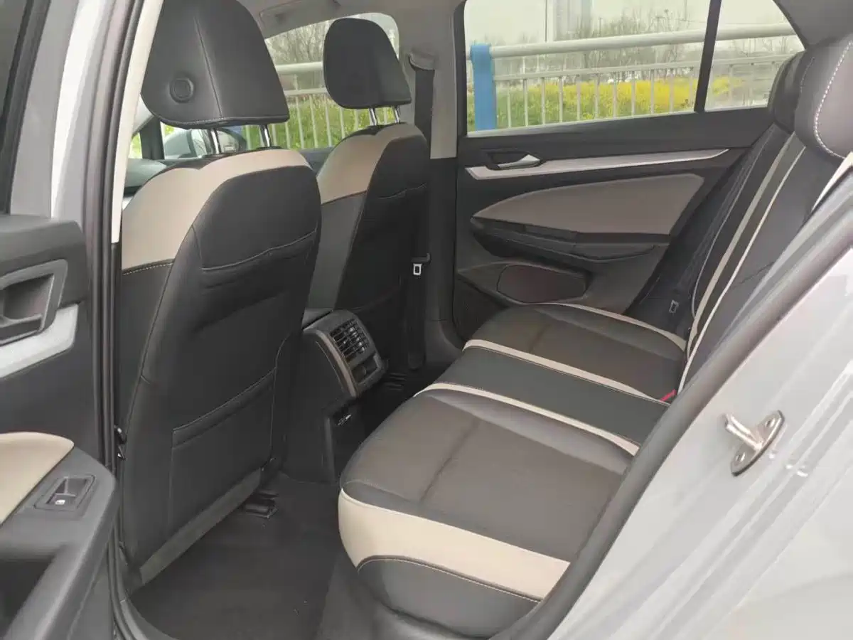 Volkswagen Golf 2023 280TSI DSG Pro фото 6