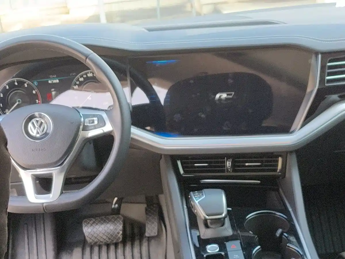 Фото 6 - Volkswagen Touareg