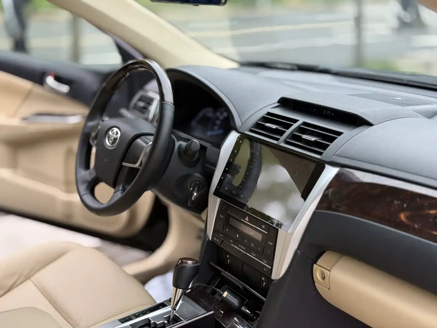 Toyota Camry 2015 2.0G Leading Edition фото 11