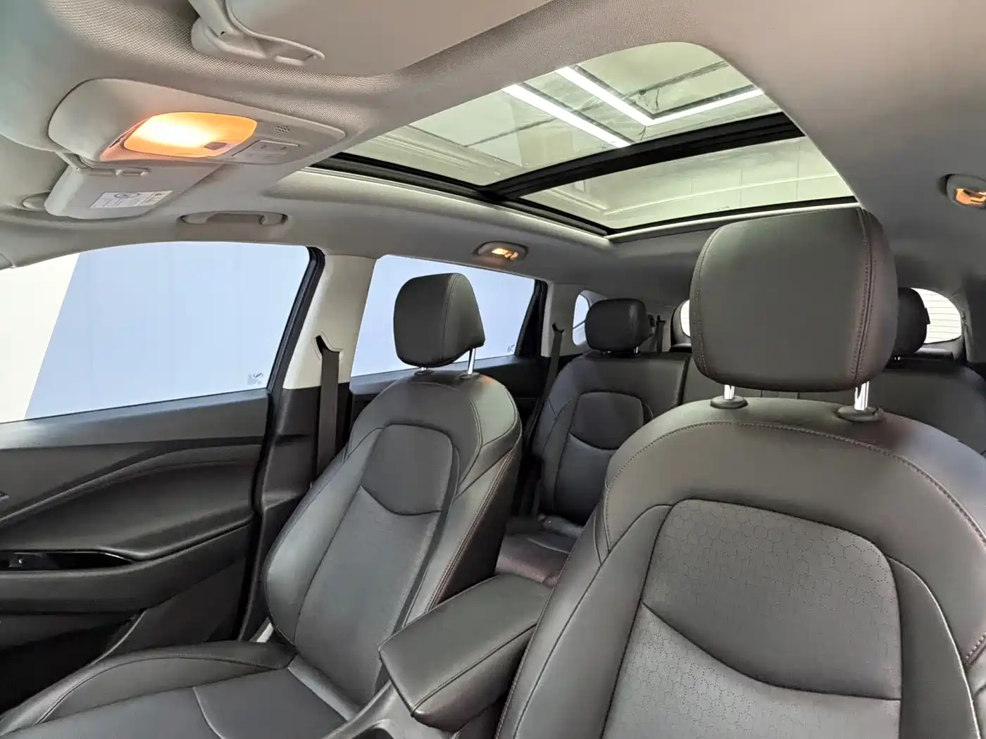 Chevrolet Volando 2023 2020 Mild Hybrid Redline 530T Automatic Premium Edition (5+2 seater)