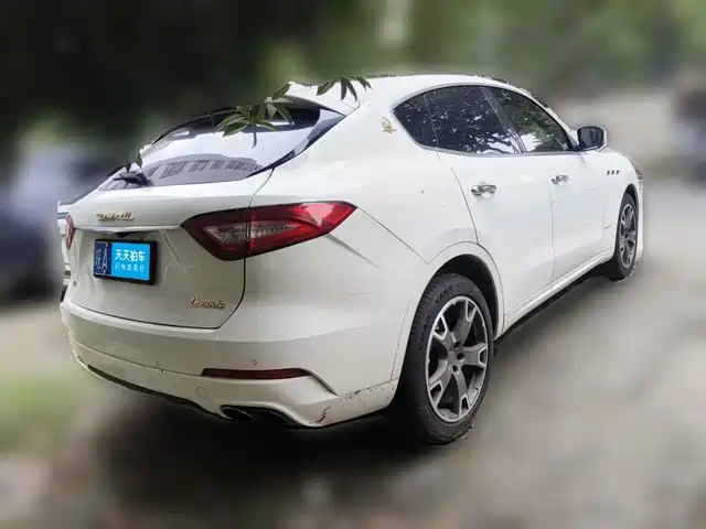 Maserati Levante 2018 3.0T Sport Edition — фото 2
