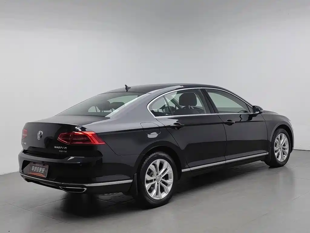 Фото 2 - Volkswagen Magotan