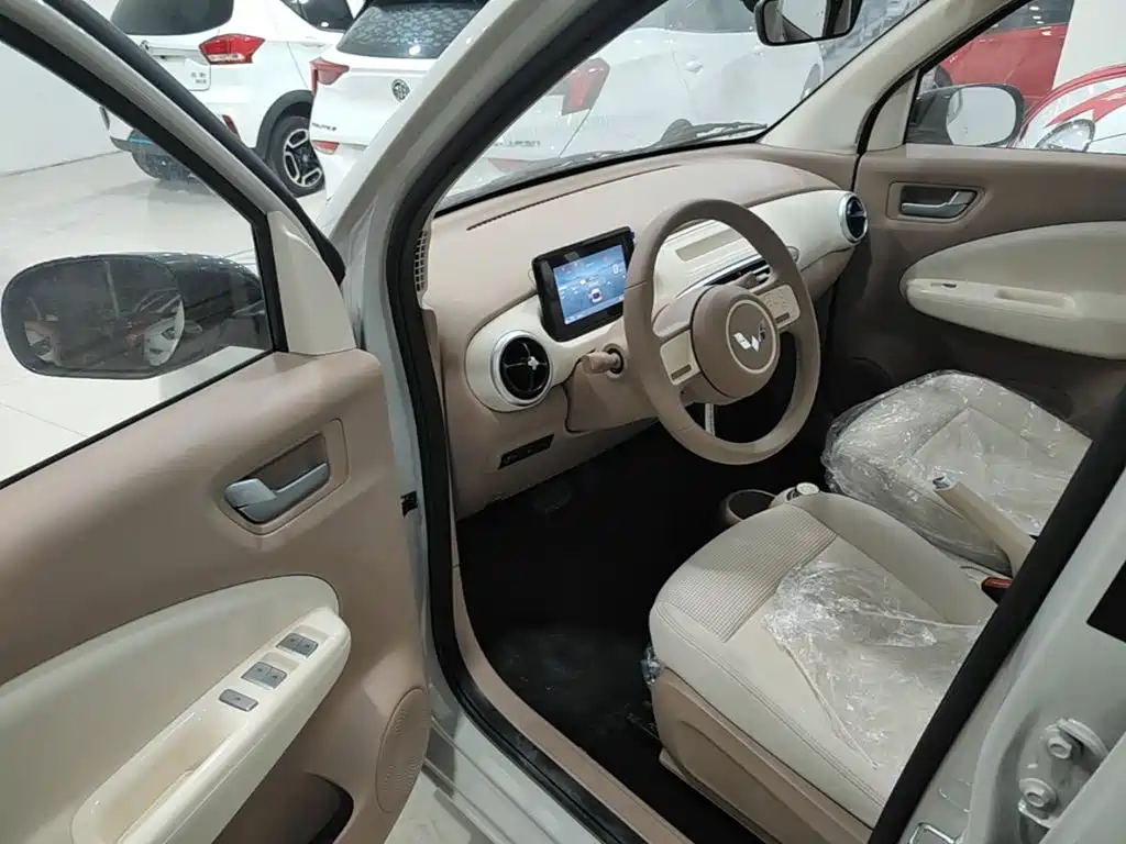 Wuling Motors Hongguang MINIEV 2026 2025 4-Door Advanced