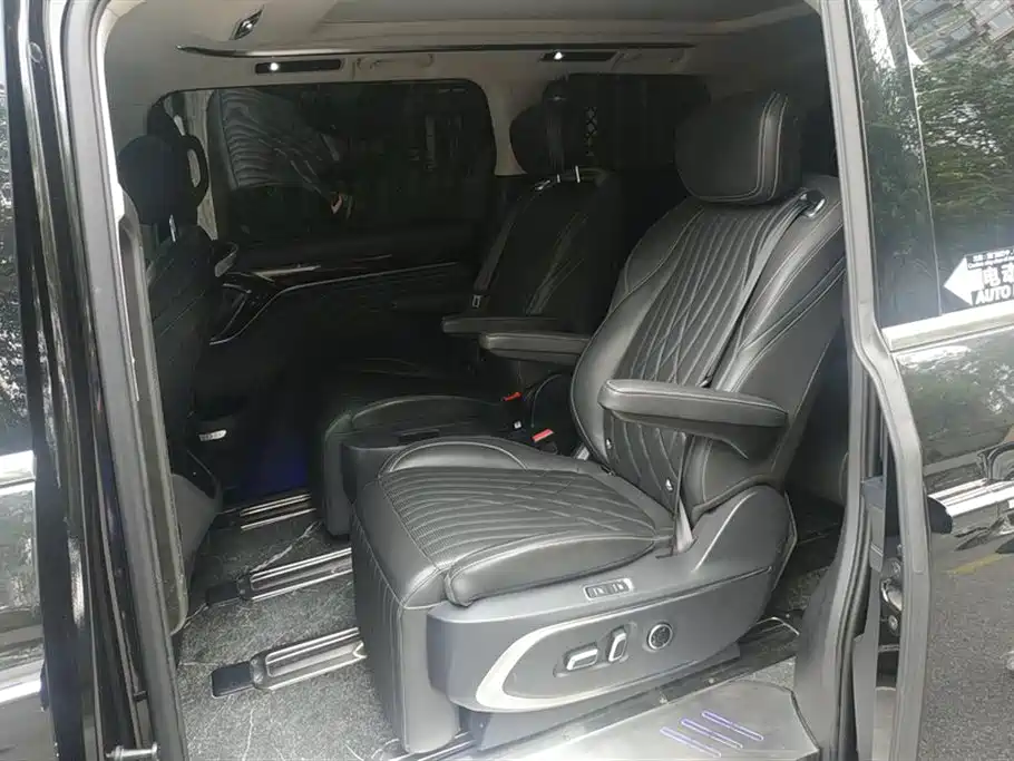 SAIC Maxus Maxus G90 2022 2.0T Nebula 7-Seater Edition фото 11
