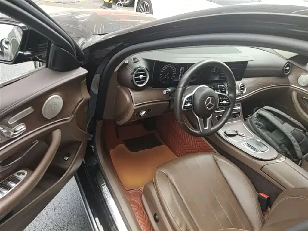 Mercedes-Benz E-Class 2019 E 300 L Fashion фото 16