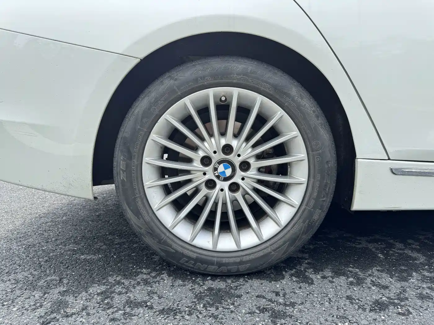 Фото 21 - BMW 3 Series
