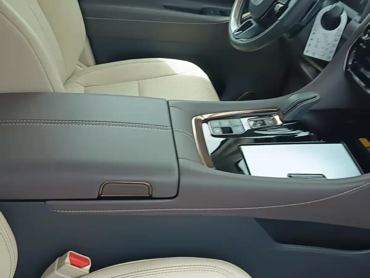 Toyota Alphard 2024 Hybrid 2.5L Prestige Edition фото 19