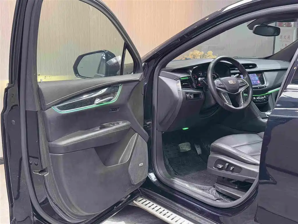 Фото 4 - Cadillac XT5