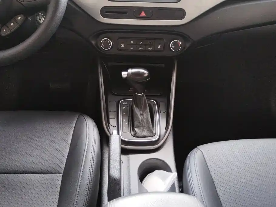 Kia Carens 2016 2013 2.0L 7-seat Auto Standard (China V)