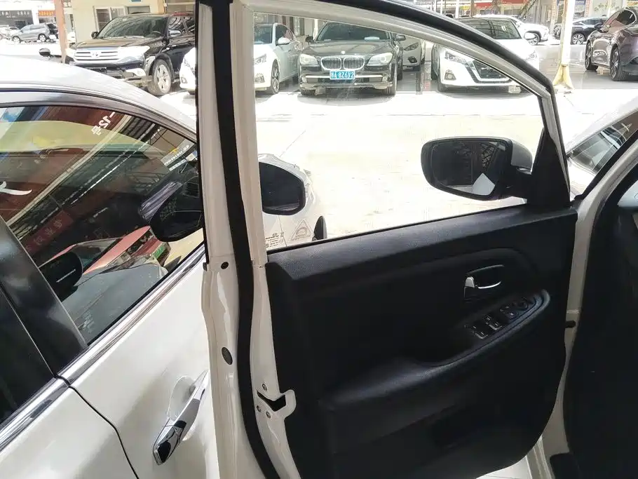 Kia Carens 2016 2013 2.0L 7-seat Auto Standard (China V)