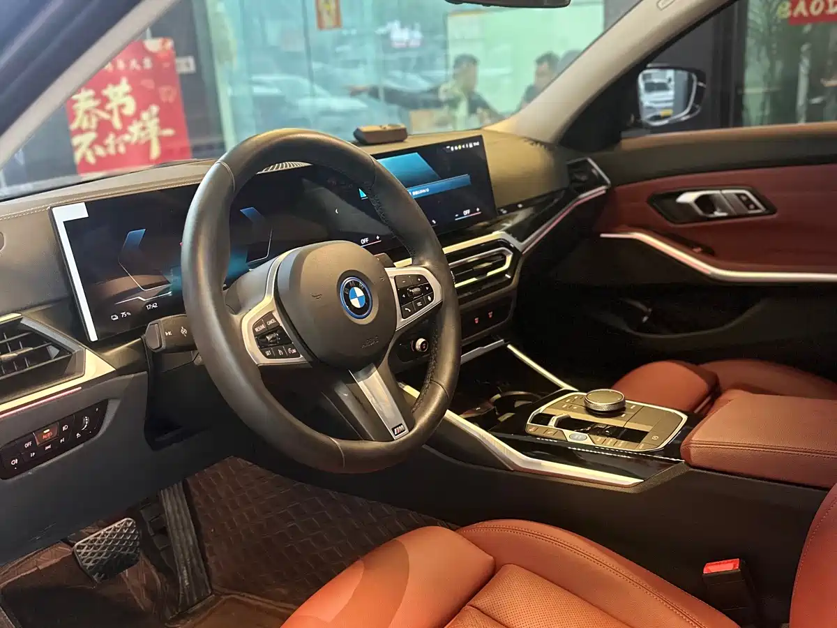 BMW i3 2024 eDrive 35 L фото 11