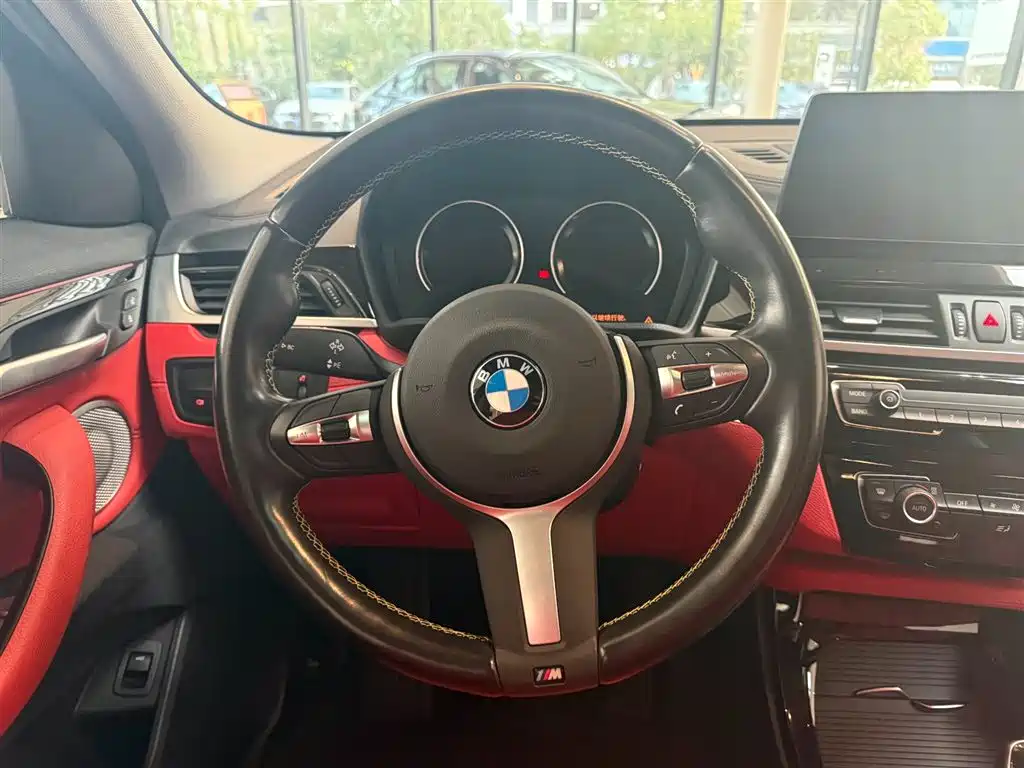 BMW X2 2023 sDrive25i M Sport Shadow Edition фото 4