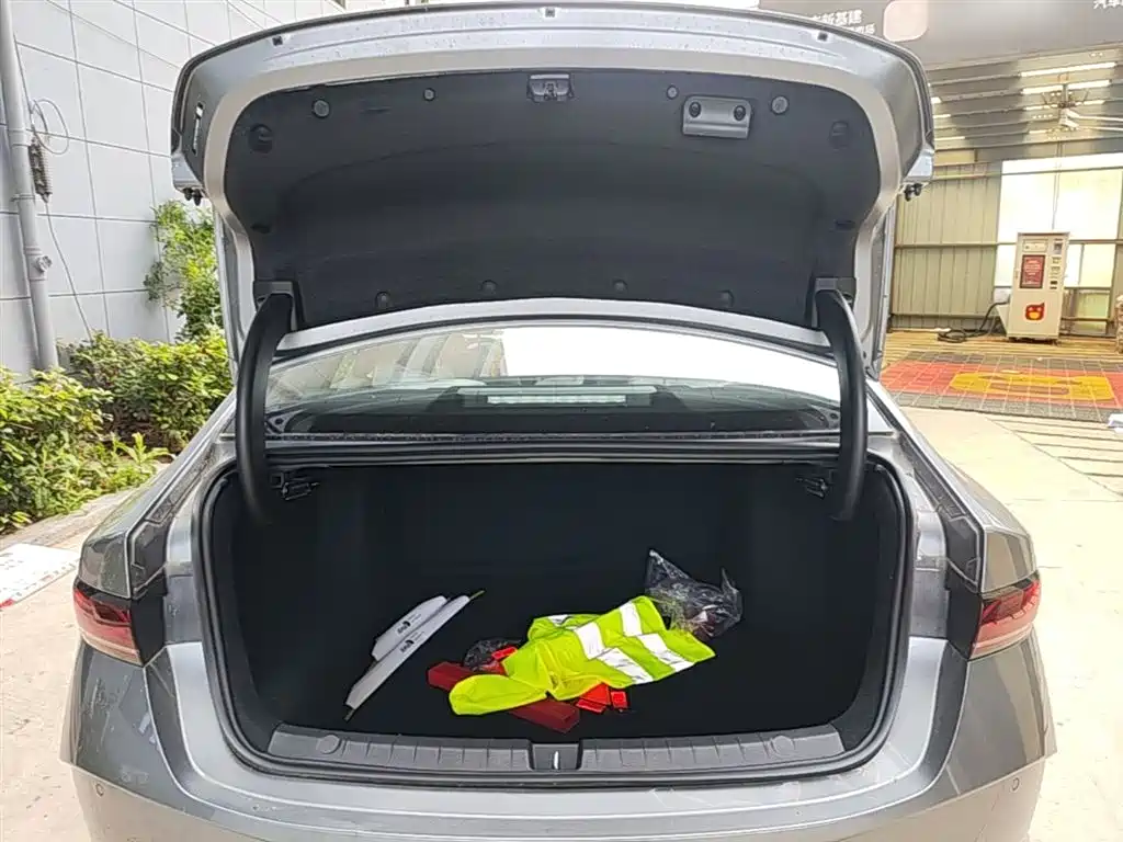 BYD Qin PLUS 2026 2026 DM-i Smart Edition 128KM Progressive