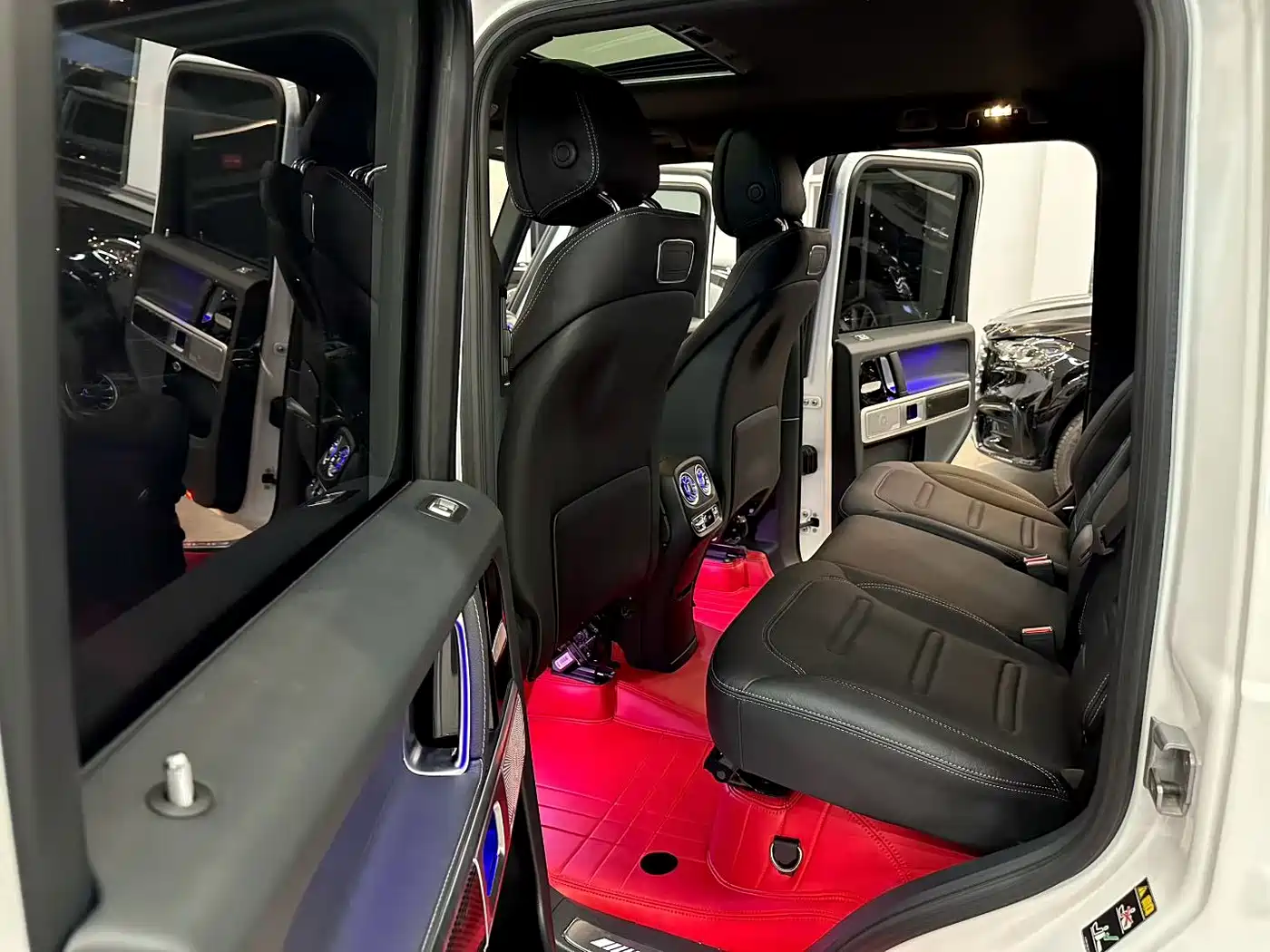 Mercedes-Benz G-Class 2024 G 350 фото 7