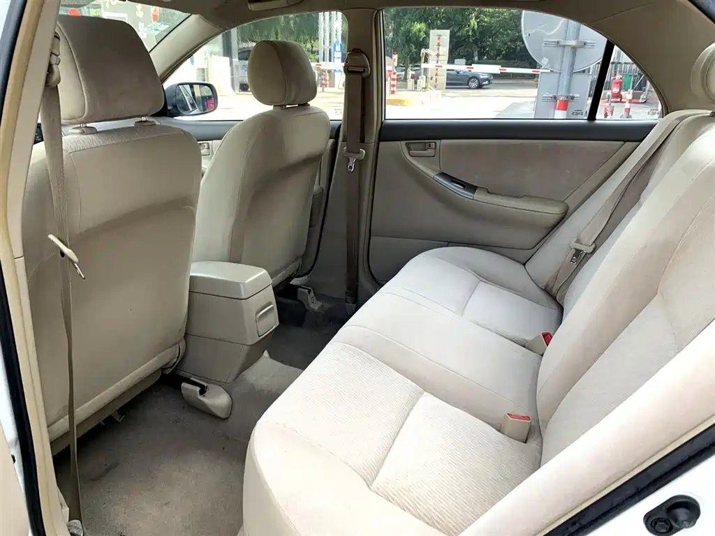 Toyota Corolla 2011 1.6L Automatic Classic Edition фото 8