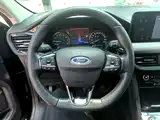 Фото 11 - Ford Escape