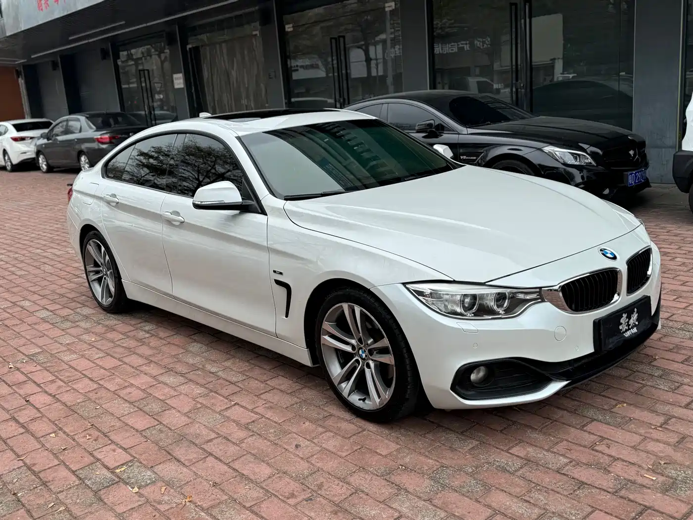 BMW 4 Series 2014 420i Gran Coupe Fashion Edition фото 2