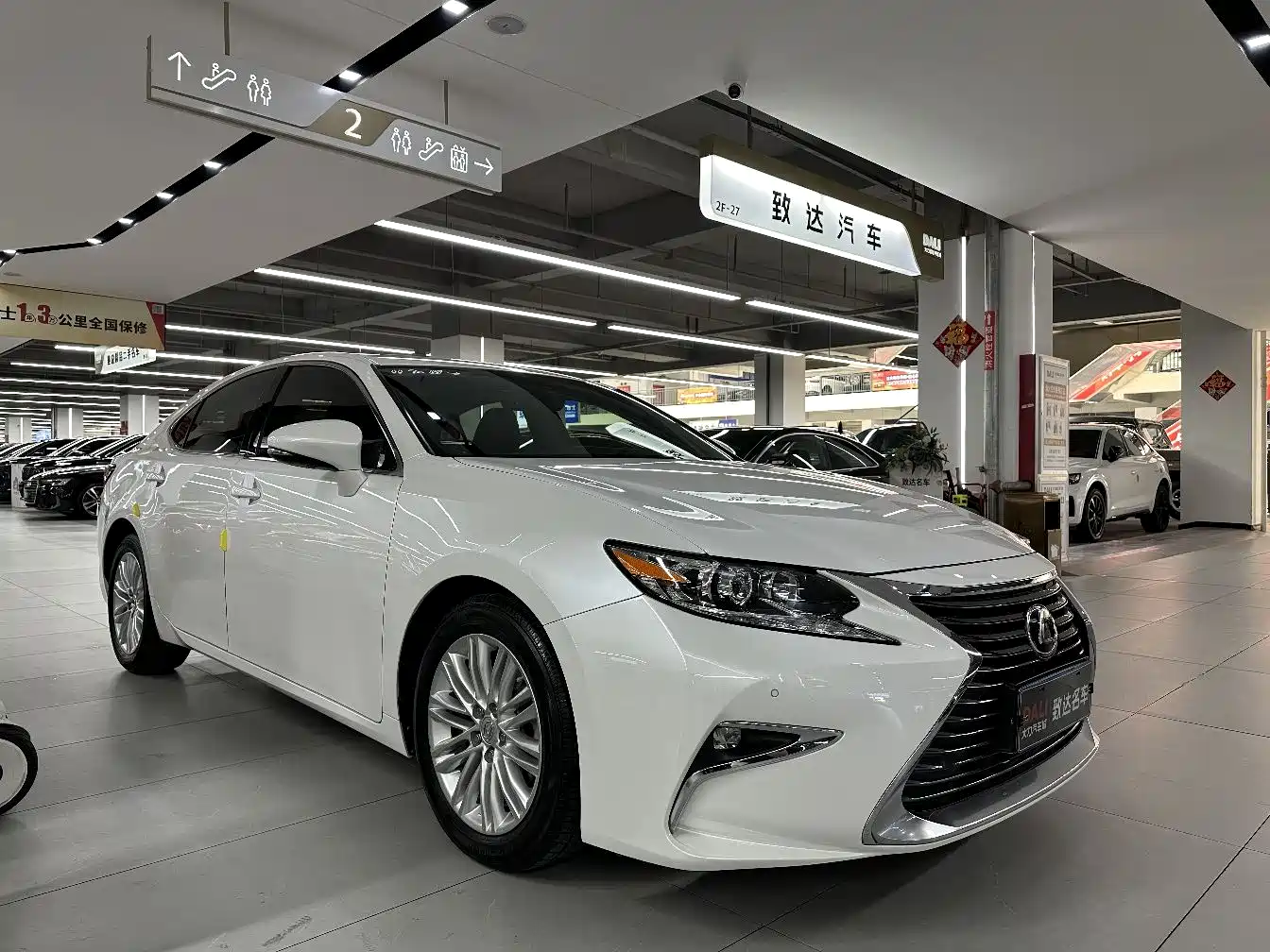 Фото 3 - Lexus ES