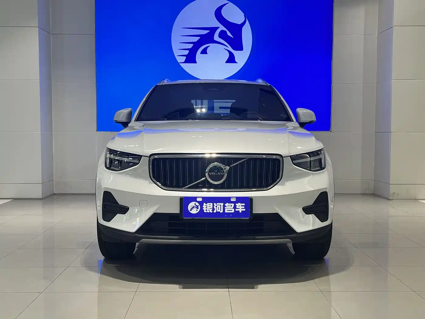Фото 2 - Volvo XC40