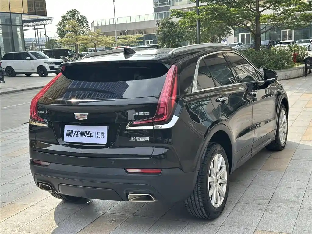 CADILLAC XT4