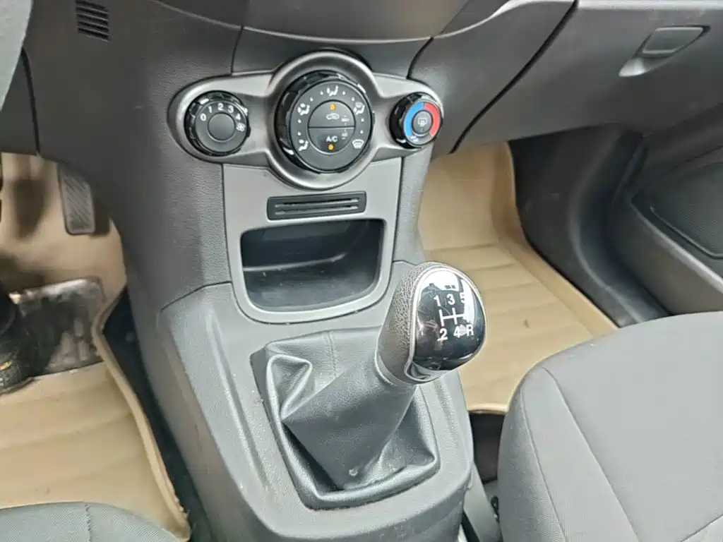 Ford Fiesta 2015 2013 Sedan 1.5L Manual Trend