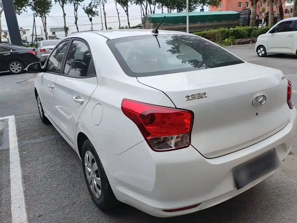 HYUNDAI RENA