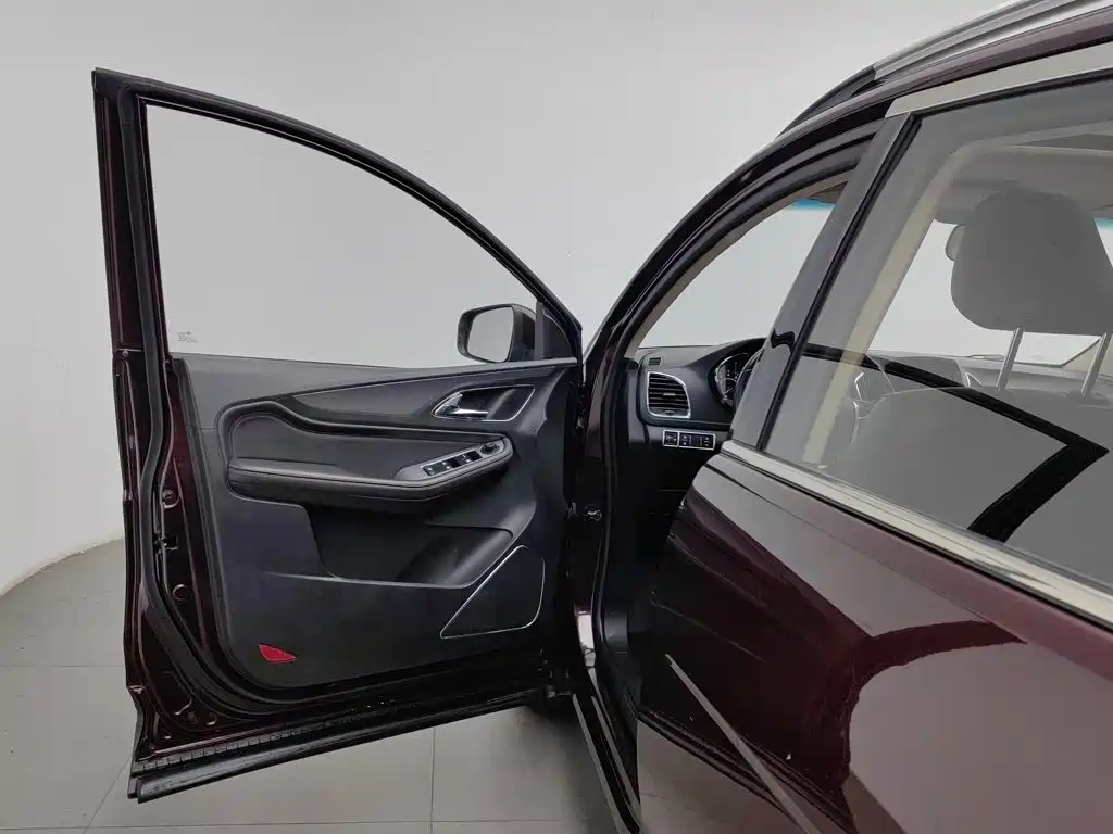 Фото 8 - Baojun 560