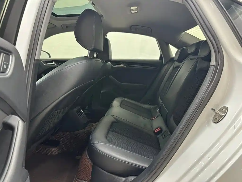 Photo 6 - Audi A3